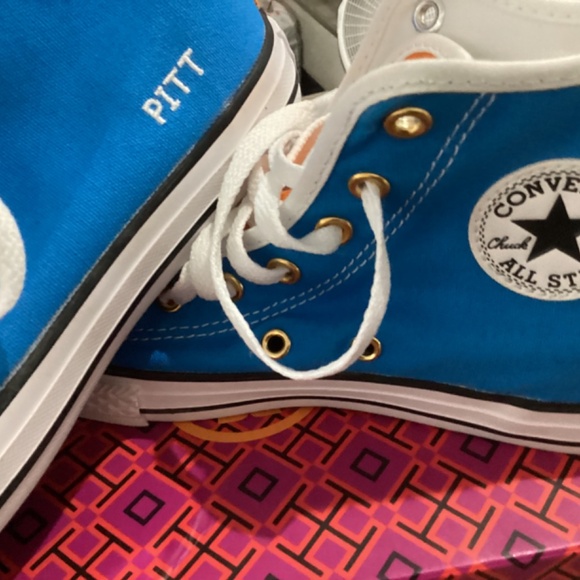 Converse - Picture 3 of 5